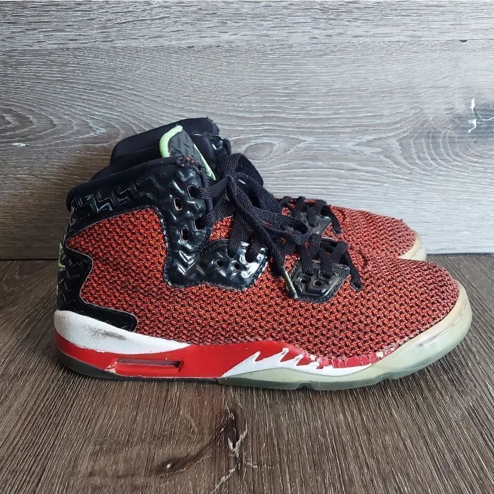 Nike Air Jordan 807542-605 Spike Forty Black Red Size 5.5Y Shoes